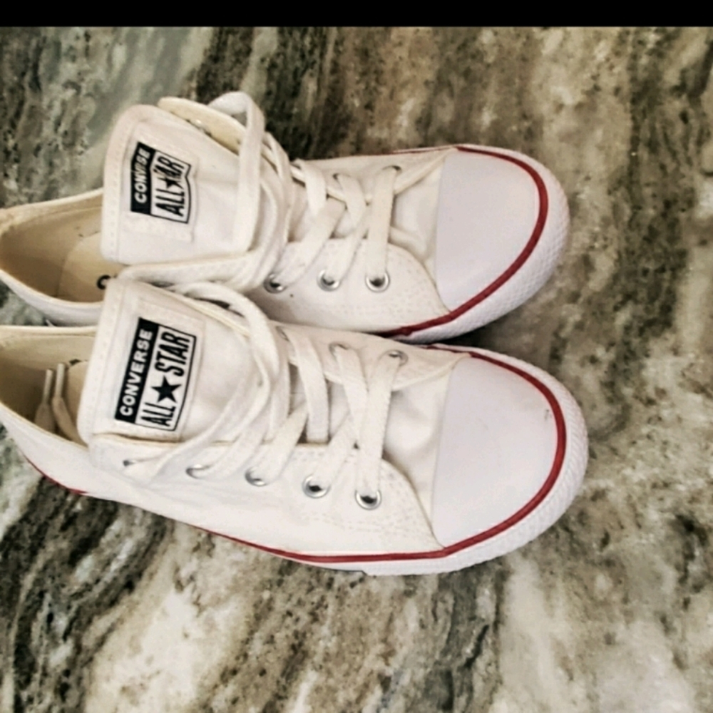 Ladies size 7 converse